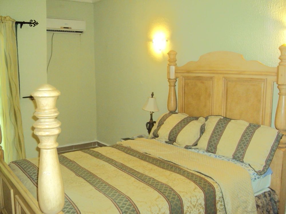 Tiffany Hotel And Towers Imogwu-Agwa Exterior foto
